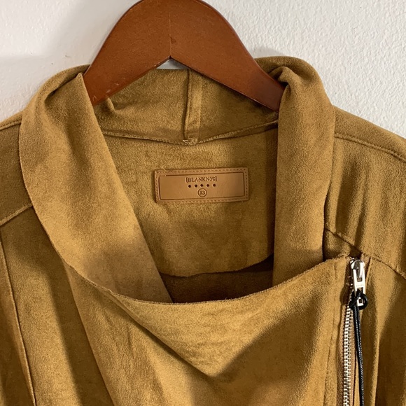NWT Blank NYC Golden Camel Vegan Microsuede Stretch Asymmetrical Zipper Blazer - Picture 3 of 9